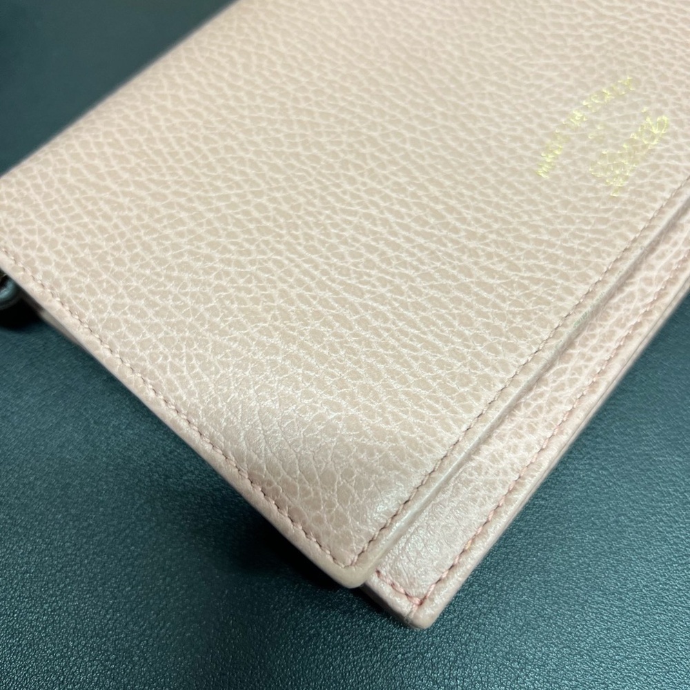 Gucci wallet on chain